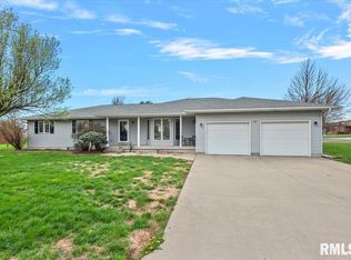 145 Illini Trl, Virden, IL