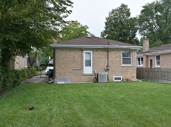 4th image of 9452 Leamington St