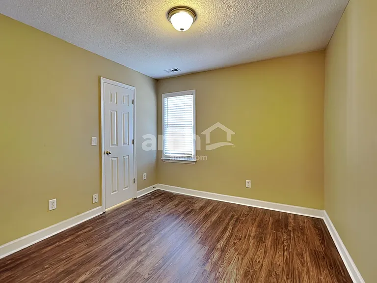 946 E Durness Ct — Photo 15