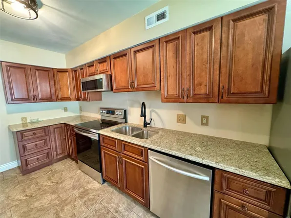 37 Rue De Paix Lake, Lake Saint Louis, MO 63367