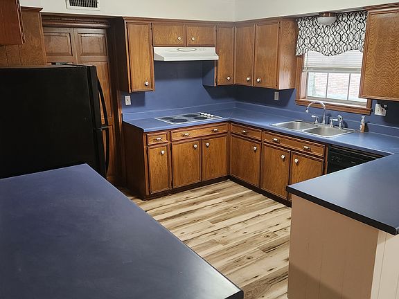 5th image of 2431 Oak Park Blvd
