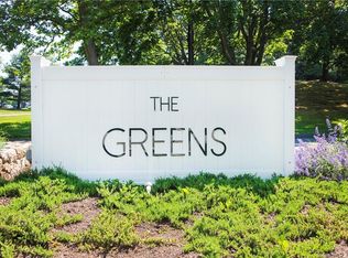 321 Walden Green Rd #321, Branford, CT 06405