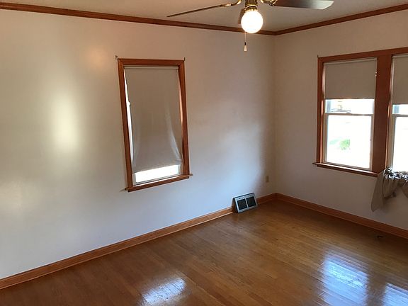 4th image of 208 E Collinwood Ave