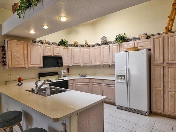 2nd image of 14074 W Pueblo Trl