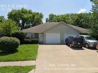 801 SE 6th St #A, Oak Grove, MO 64075