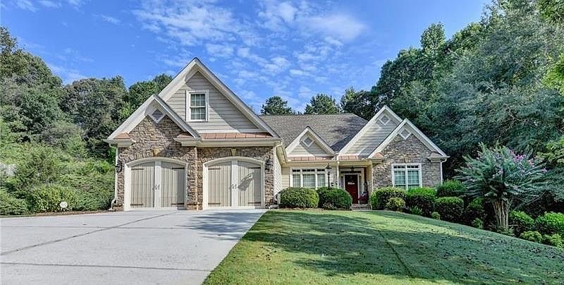 1st image of 607 Richmond Pl