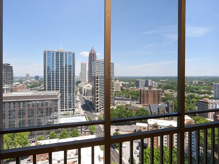 300 Peachtree St NE #23C — Photo 1
