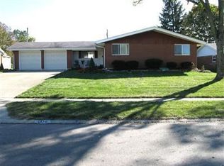 1370 Honeysuckle Dr, Fairborn, OH 45324