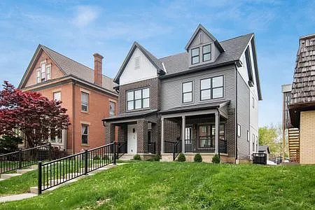 3 bed, 3.5 bath, 2019 sqft, $2,700 — Photo 2