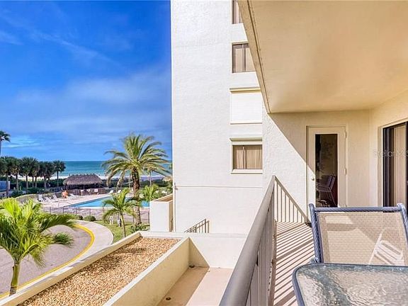 3rd image of 1480 Gulf Blvd APT 212