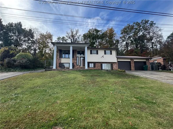 111 Oakland Dr, Cross Lanes, WV 25313