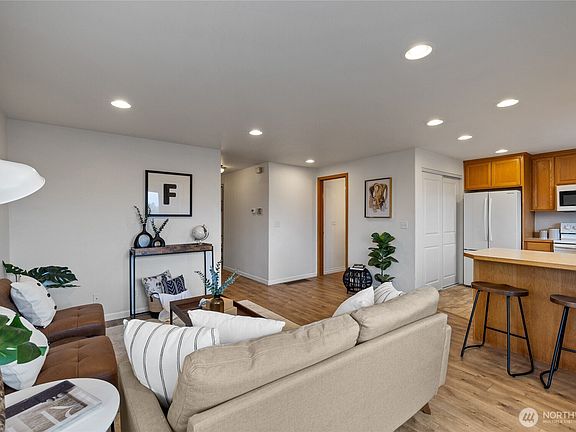 4th image of 2411 E 13th Street