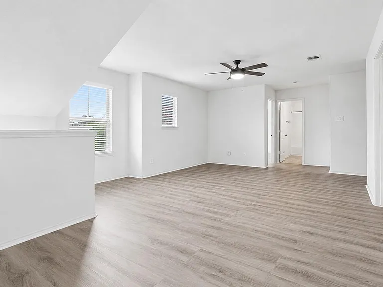 166 Meadow Grove Dr — Photo 29