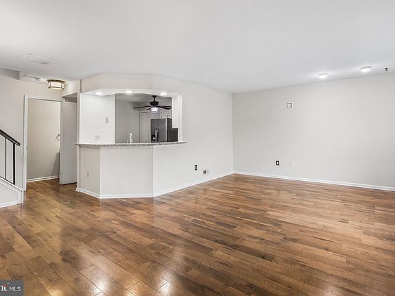 4th image of 2902 Yarmouth Ln