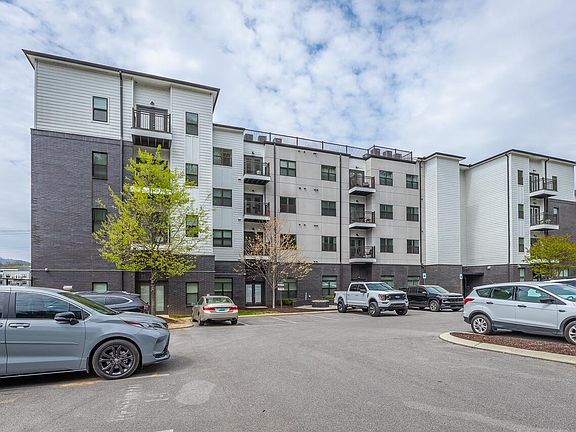 3rd image of 804 Riverfront Pkwy Unit 208