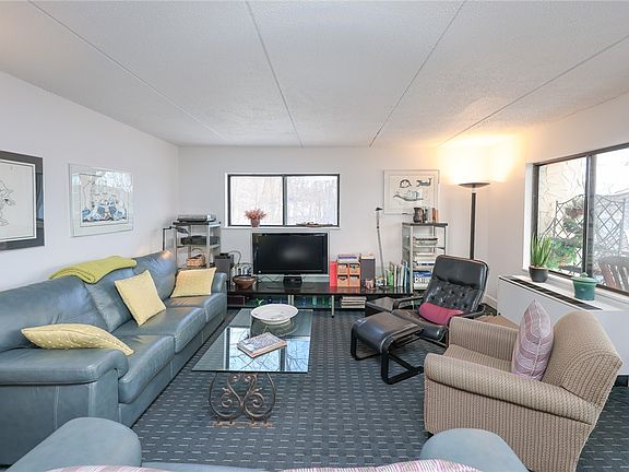 5th image of 130 Cliffside Dr