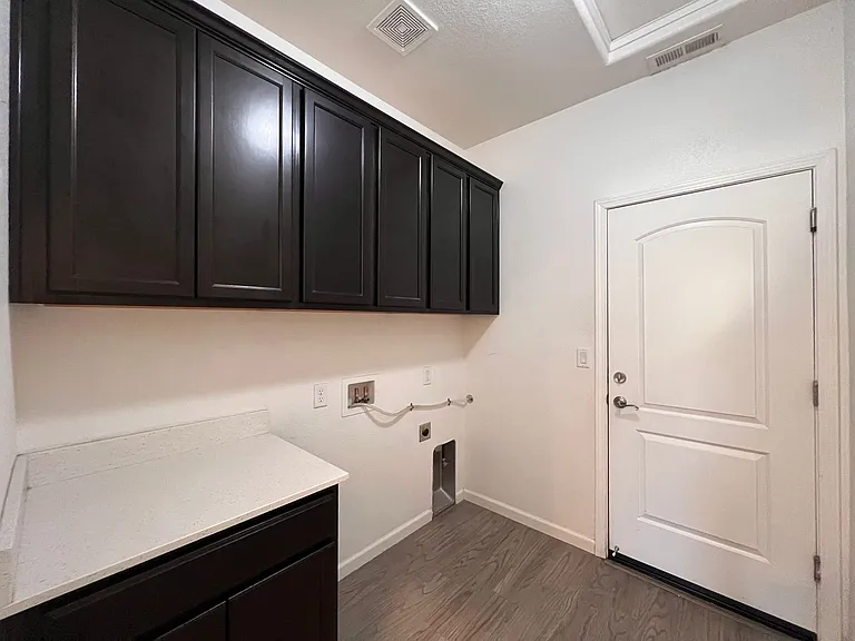 2209 Windrow Dr — Photo 28