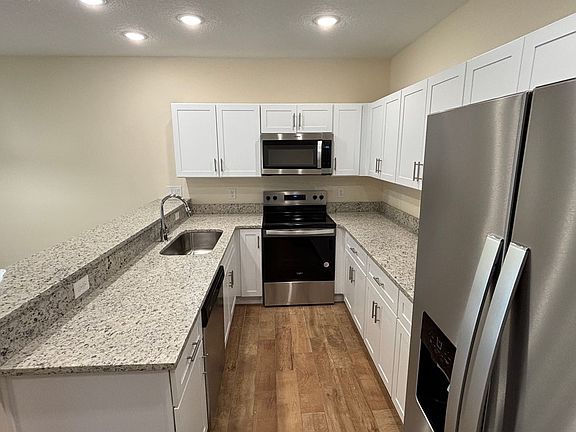 5th image of 280 Gardner Ln Unit 4