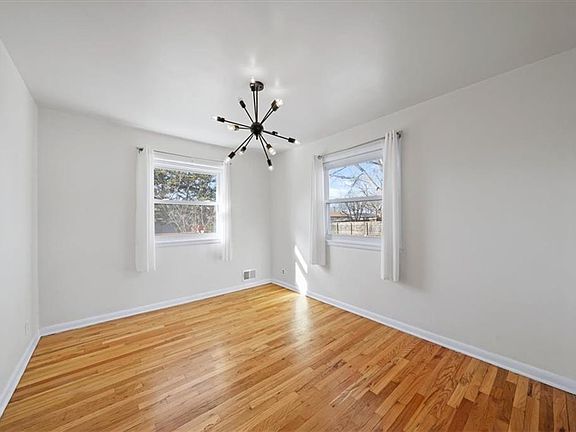 4th image of 1805 W 21st Ter