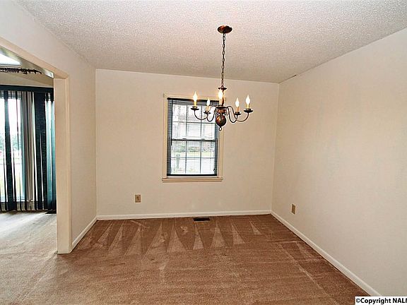 5th image of 912 Roll Tide Ln NW