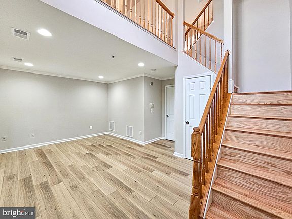 2nd image of 3855 Eisenhower Ave