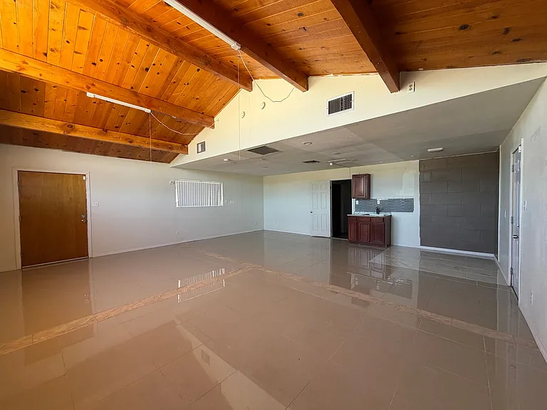 29205 Exeter St — Photo 63