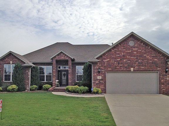 2102 SW Pinoak