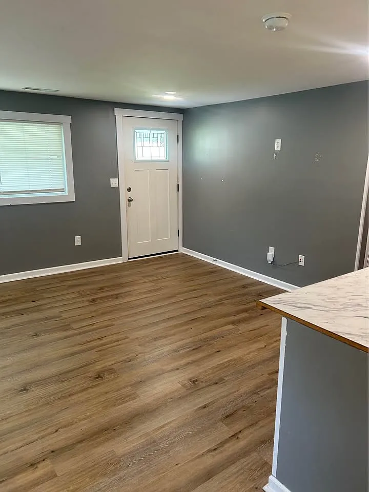 3 bed, 1100 sqft, $1,500 — Photo 2