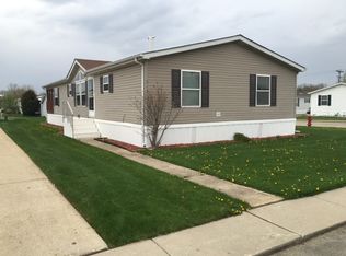 813 S 10th St, Dekalb, IL 60115