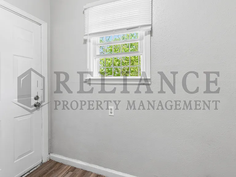 2219 N Prince St — Photo 18