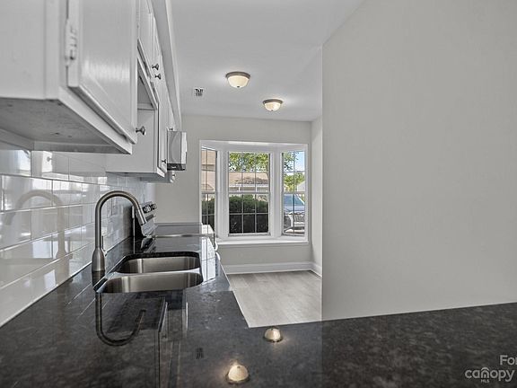 4th image of 504 Heritage Pkwy