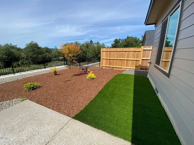 909 Durham Ave — Photo 21