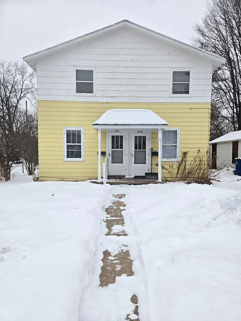 210 Hendricks St - 1/2 — Photo 4