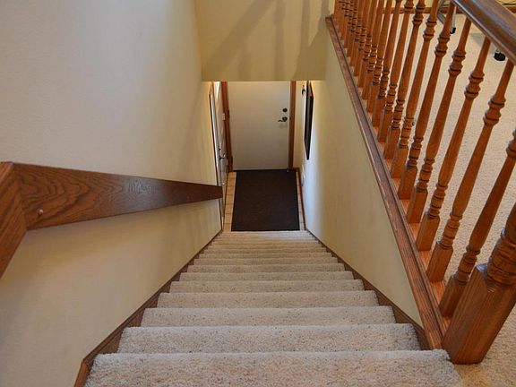 3rd image of 17450 W Lincoln Ave