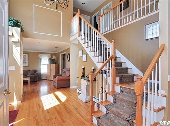 4th image of 30 Adamson St