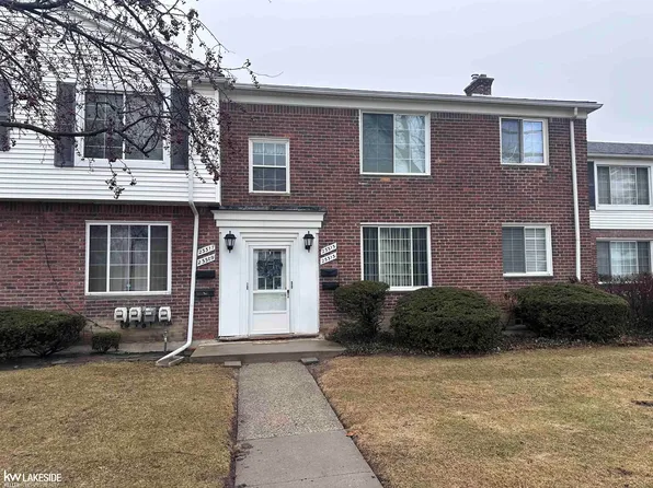 23313 Edsel Ford Ct, Saint Clair Shores, MI 48080