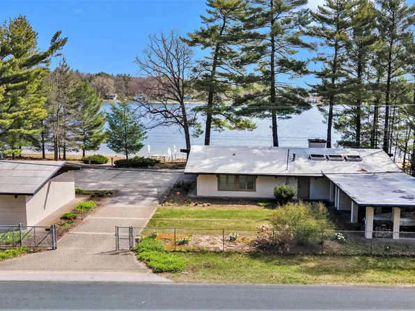1940 W Lake Rd, Twin Lake, MI 49457
