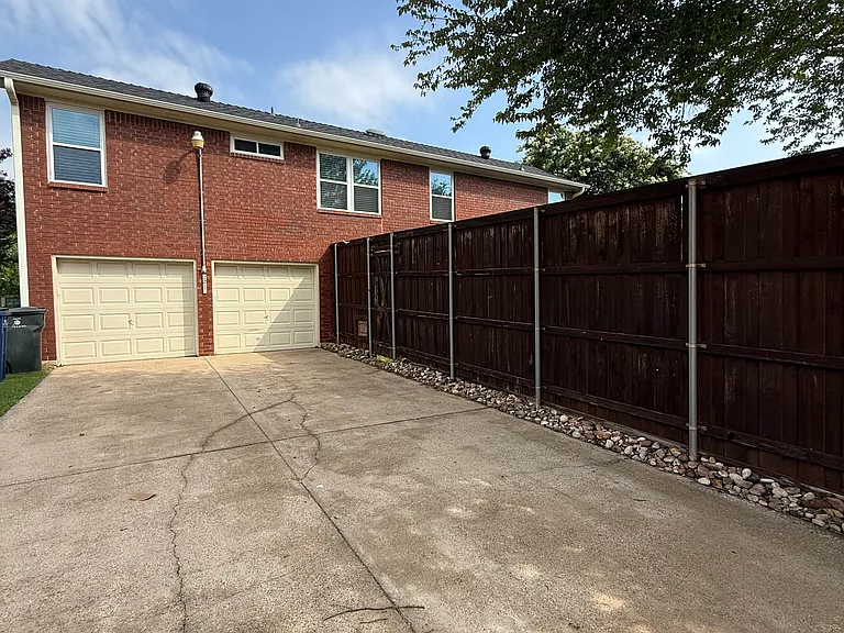 2210 Crystal Creek Ln — Photo 4