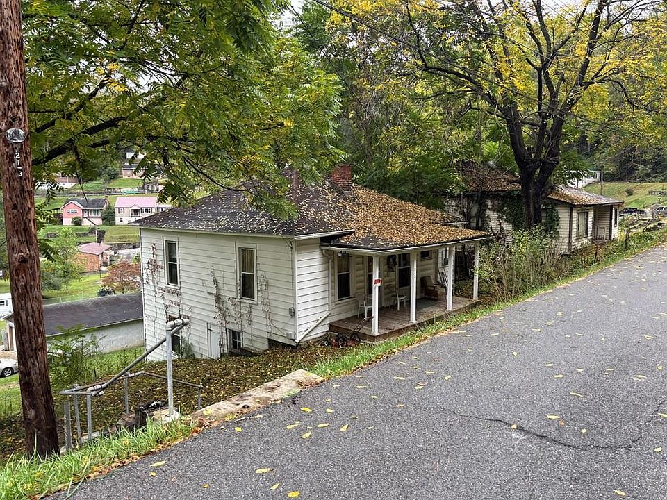 2nd image of 713 Circle Dr