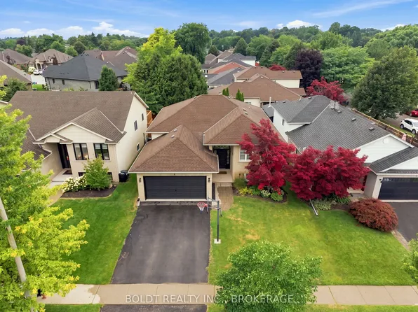 4 Mason Dr, Pelham, ON L0S 1E4