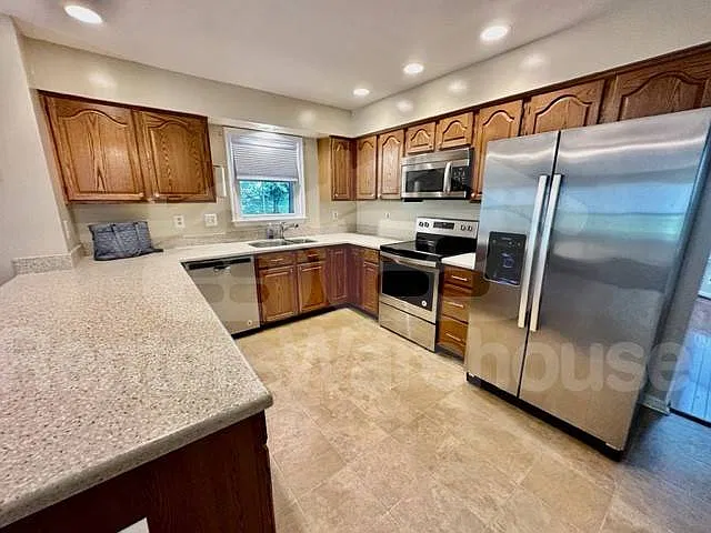 Single Family Home, Ellicott City, 4 bed, 3.5 bath — Photo 4