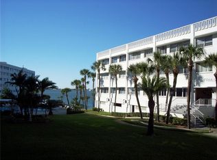 100 Bluff View Dr APT 105B, Belleair Bluffs, FL 33770