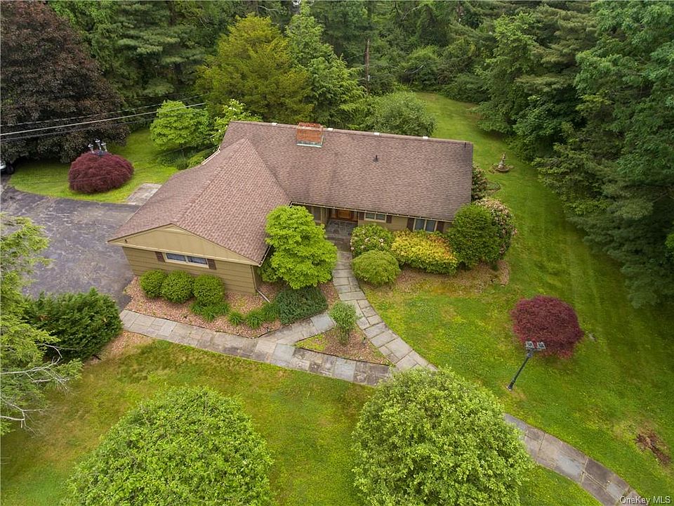 1st image of 104 Dogwood Ln
