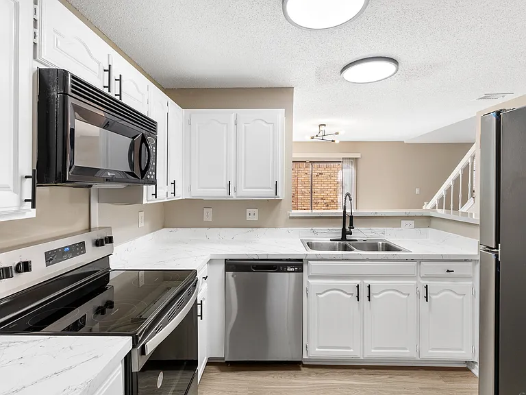 2706 Bridge Lake Dr — Photo 1