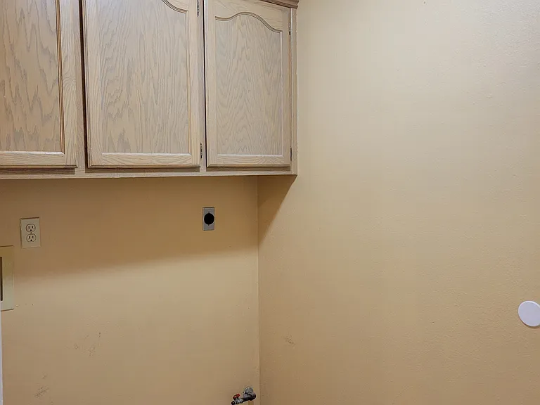 3072 Brenda Cir — Photo 8