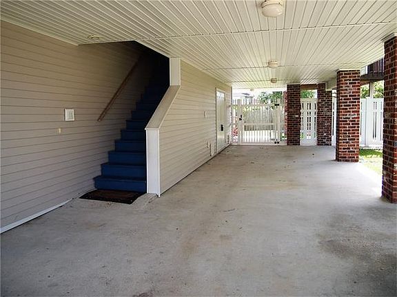 2nd image of 38 Brandon Hall Dr