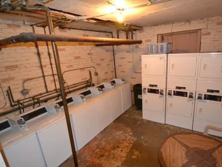 Kedzie Property — Photo 8