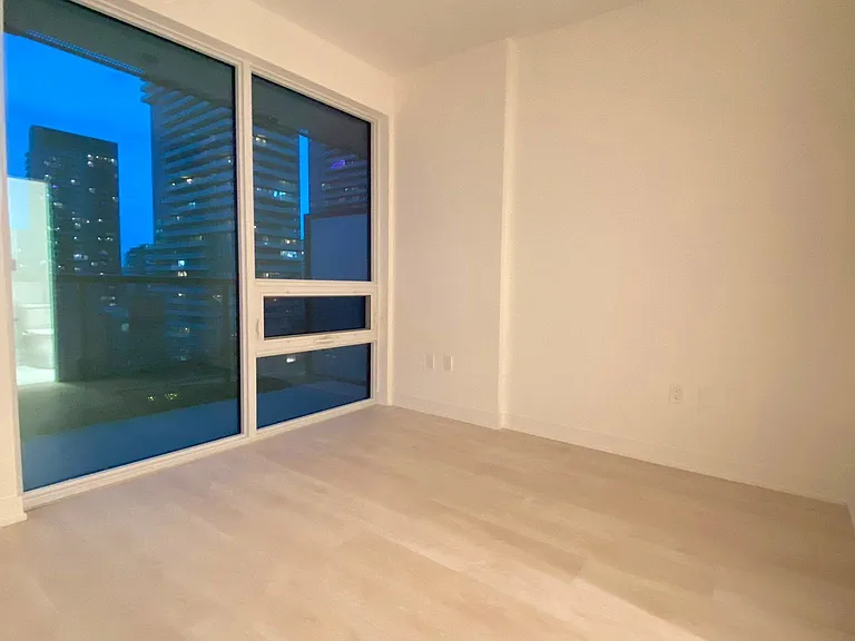 127 Broadway Ave #1501 — Photo 7