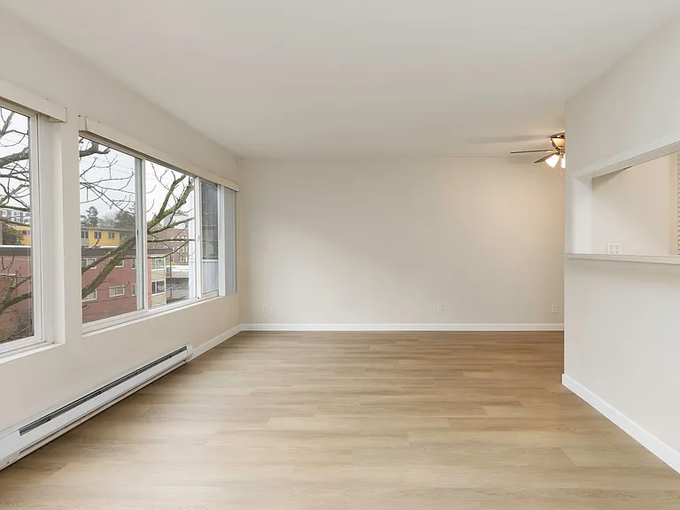 Cordova Apartments — Photo 15