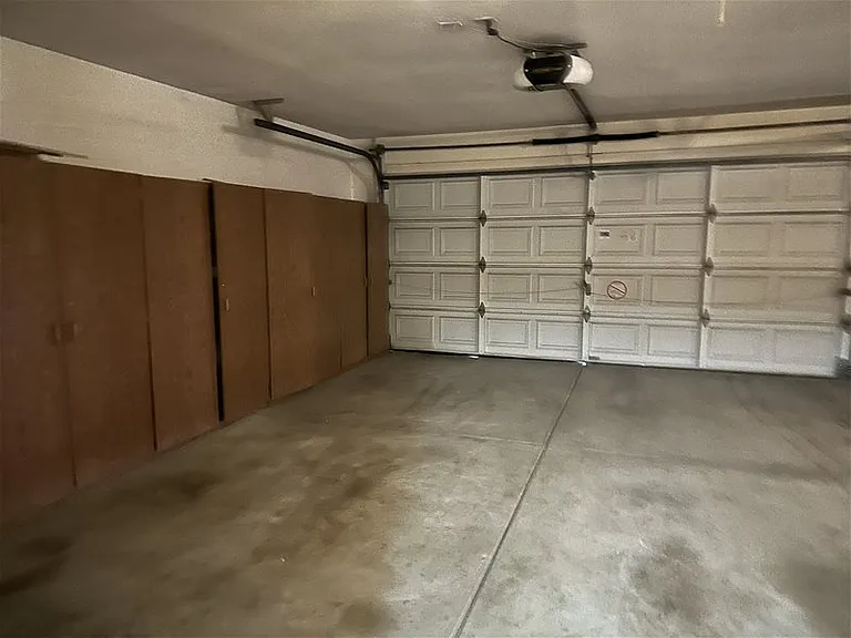 3320 N Lakeshore Ct — Photo 13